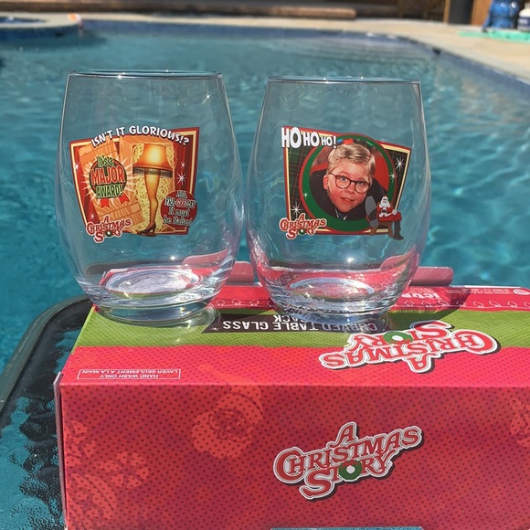 New “ A Christmas Story” boxed Curved Glasses - Picture 1 of 9
